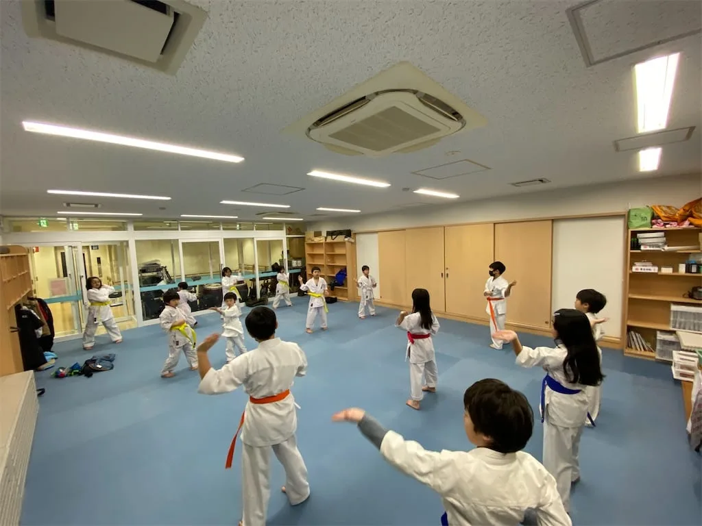 Practice session at the Higashi-Kariki Branch